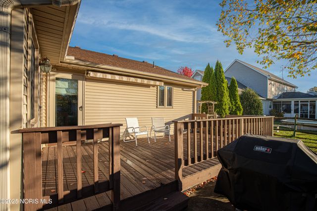 1269 Grassy Lane, Rossford, OH 43460