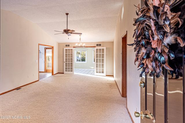 1269 Grassy Lane, Rossford, OH 43460