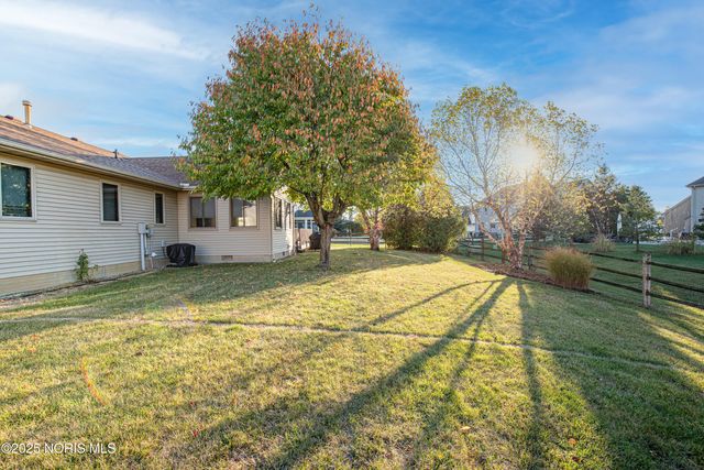 1269 Grassy Lane, Rossford, OH 43460
