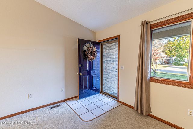 1269 Grassy Lane, Rossford, OH 43460