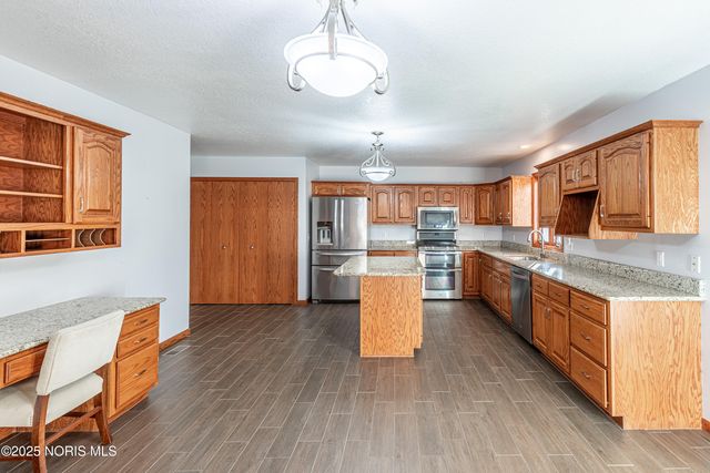 1269 Grassy Lane, Rossford, OH 43460