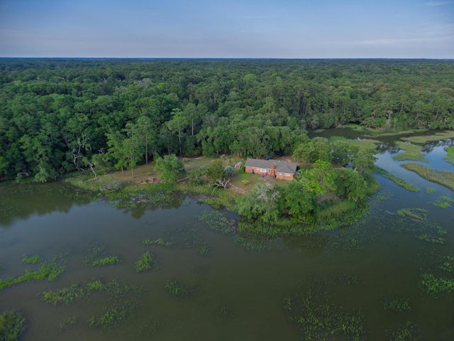 1513 Highway 174, Edisto Island, SC 29438