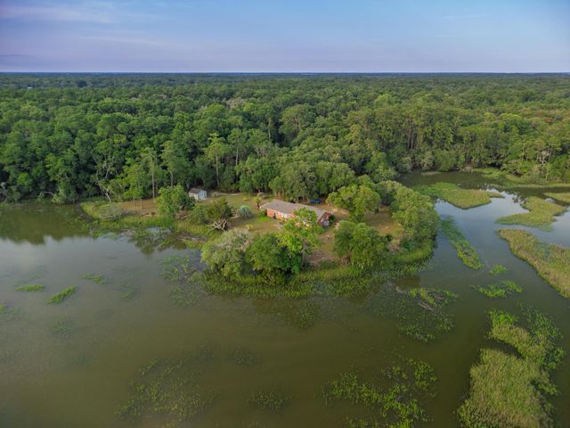 1513 Highway 174, Edisto Island, SC 29438