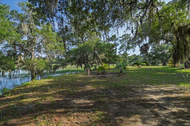 1513 Highway 174, Edisto Island, SC 29438