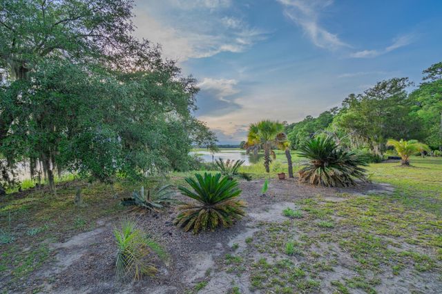 1513 Highway 174, Edisto Island, SC 29438