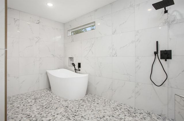 3617 Pecan Drive, Bacliff, TX 77518