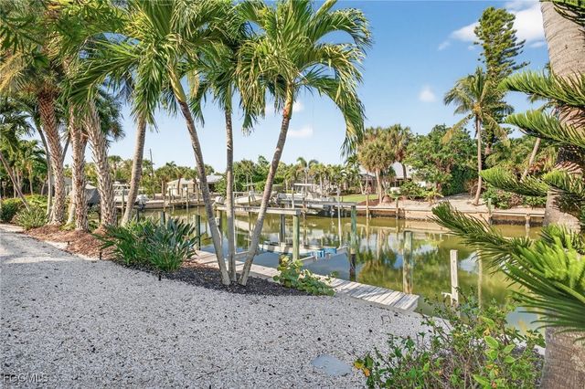 848 Angel Wing DR, Sanibel, FL 33957