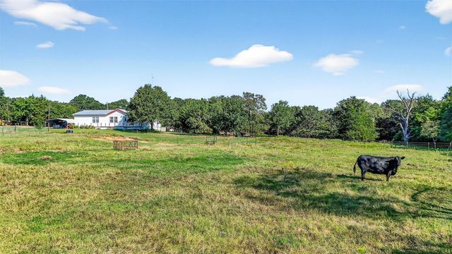 437 County Road 292, Collinsville, TX 76233