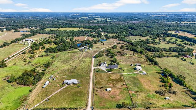 437 County Road 292, Collinsville, TX 76233