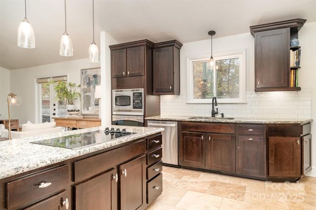 1018 Shady Bluff Drive, Charlotte, NC 28211