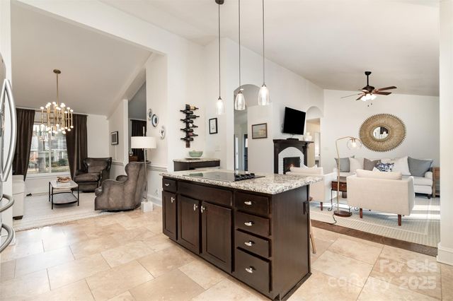 1018 Shady Bluff Drive, Charlotte, NC 28211