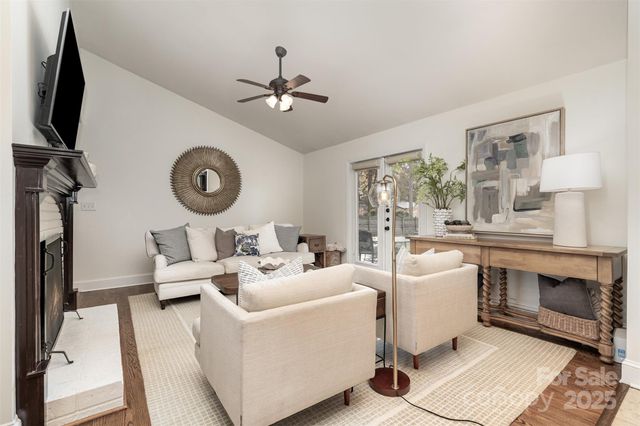 1018 Shady Bluff Drive, Charlotte, NC 28211