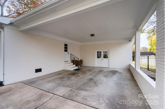 1018 Shady Bluff Drive, Charlotte, NC 28211