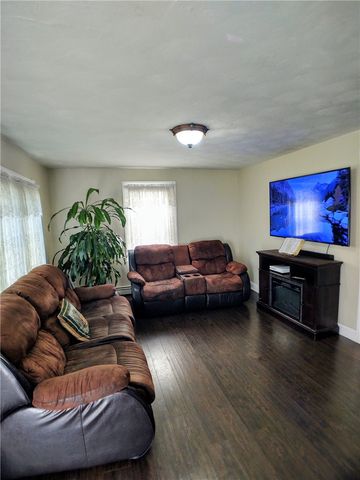 21 Urban Avenue, Pawtucket, RI 02860