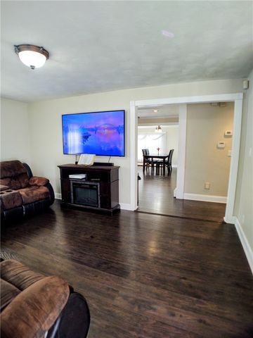21 Urban Avenue, Pawtucket, RI 02860