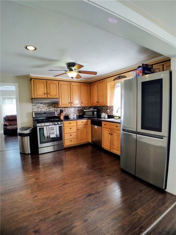 21 Urban Avenue, Pawtucket, RI 02860