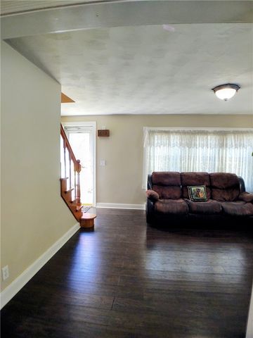 21 Urban Avenue, Pawtucket, RI 02860