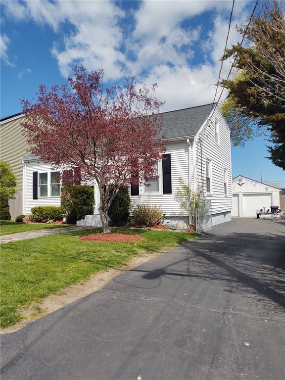21 Urban Avenue, Pawtucket, RI 02860