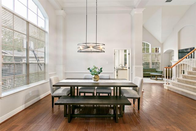 35 Larks Aire Place, The Woodlands, TX 77381