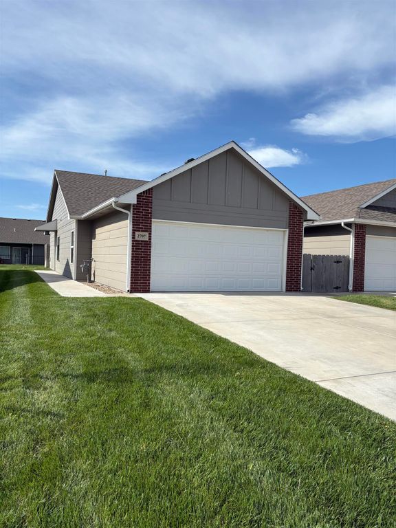 2707-2709 W 55th St N, Wichita, KS 67204