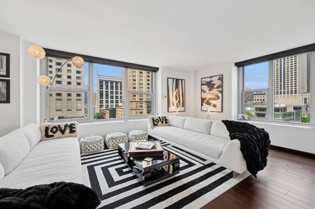 777 N Michigan Avenue 1001, Chicago, IL 60611