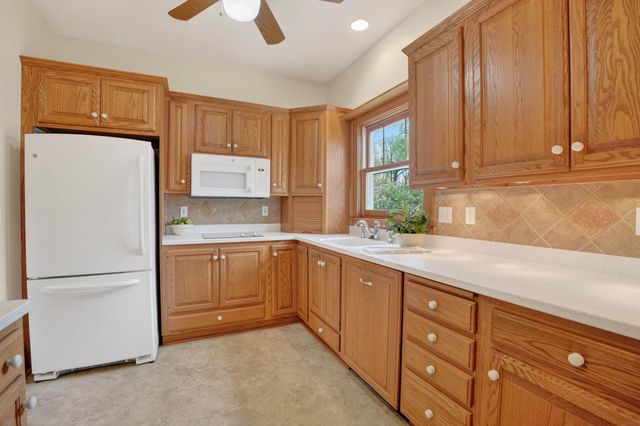2117 Rownd Street, Cedar Falls, IA 50613