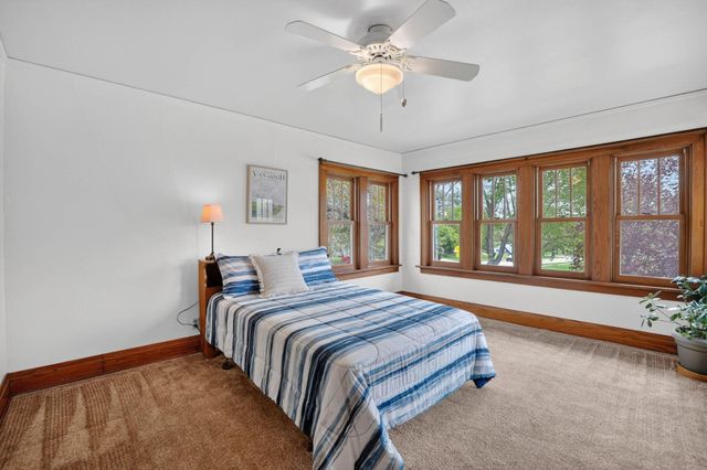 2117 Rownd Street, Cedar Falls, IA 50613