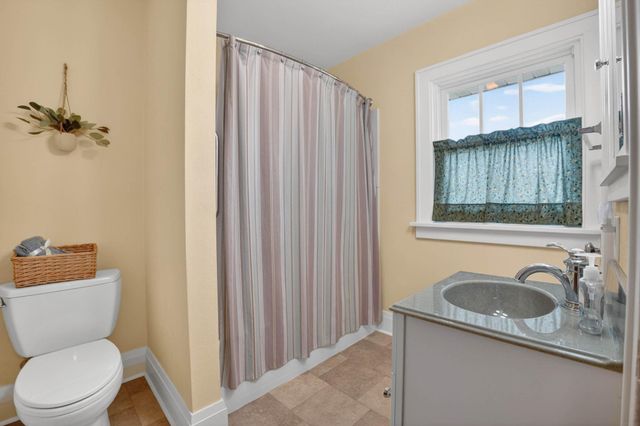 2117 Rownd Street, Cedar Falls, IA 50613