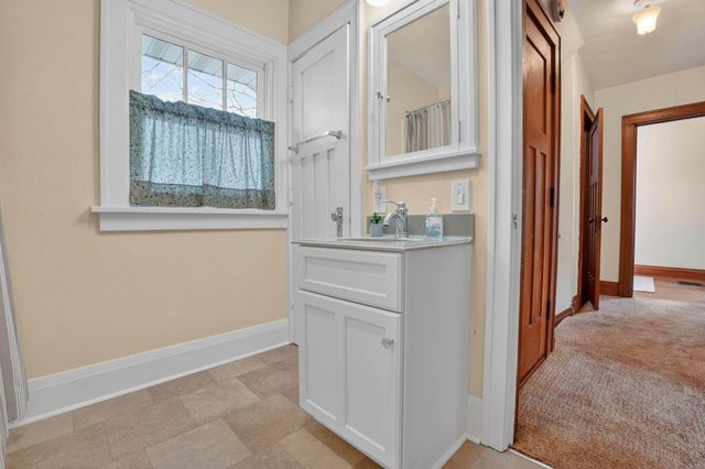2117 Rownd Street, Cedar Falls, IA 50613