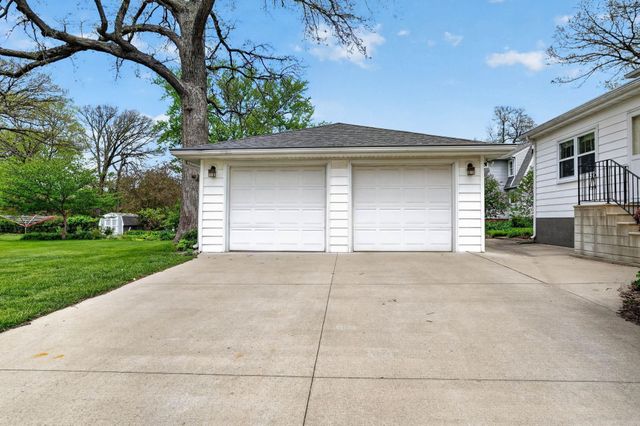 2117 Rownd Street, Cedar Falls, IA 50613