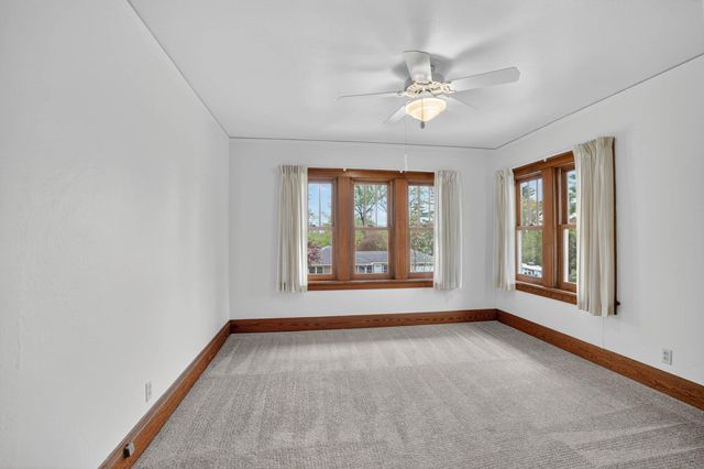 2117 Rownd Street, Cedar Falls, IA 50613
