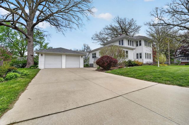 2117 Rownd Street, Cedar Falls, IA 50613