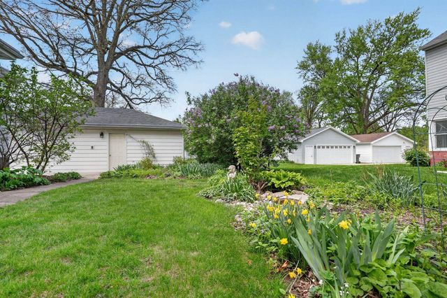 2117 Rownd Street, Cedar Falls, IA 50613