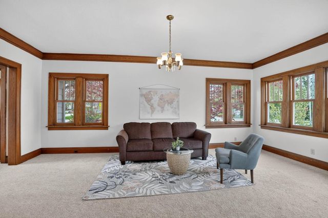2117 Rownd Street, Cedar Falls, IA 50613