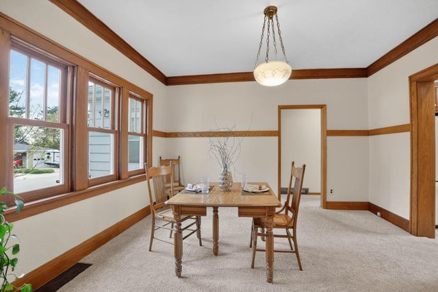 2117 Rownd Street, Cedar Falls, IA 50613