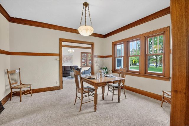 2117 Rownd Street, Cedar Falls, IA 50613