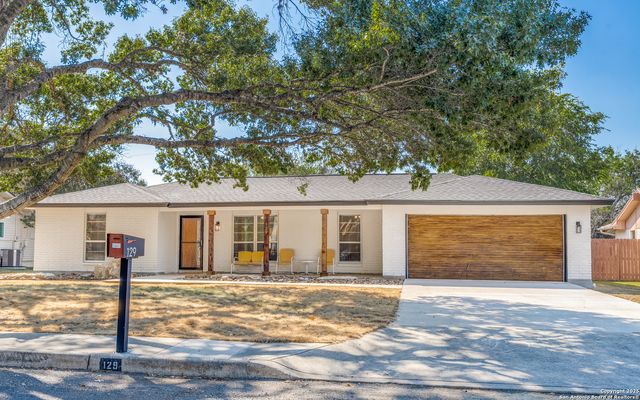 129 creekside, Boerne, TX 78006