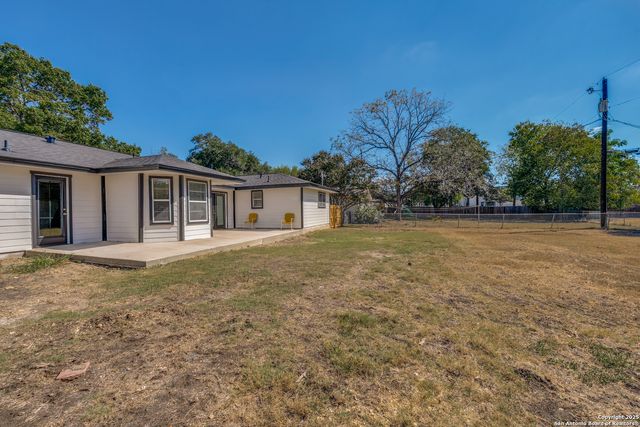 129 creekside, Boerne, TX 78006