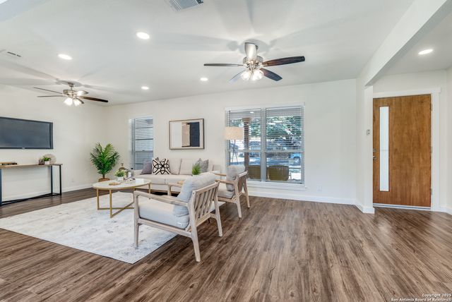 129 creekside, Boerne, TX 78006