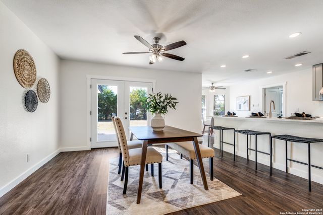 129 creekside, Boerne, TX 78006