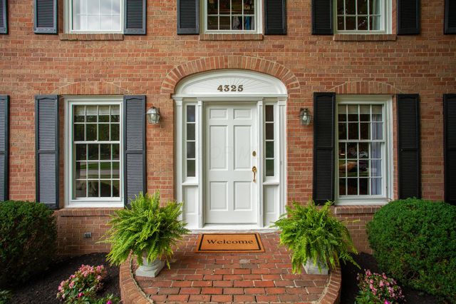 4325 Crown Point Drive, Columbus, OH 43220