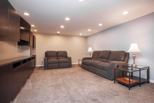 4325 Crown Point Drive, Columbus, OH 43220