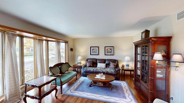 736 Lucas LANE, Jefferson, WI 53549