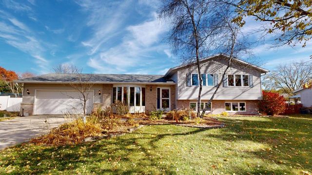 736 Lucas LANE, Jefferson, WI 53549