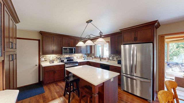 736 Lucas LANE, Jefferson, WI 53549