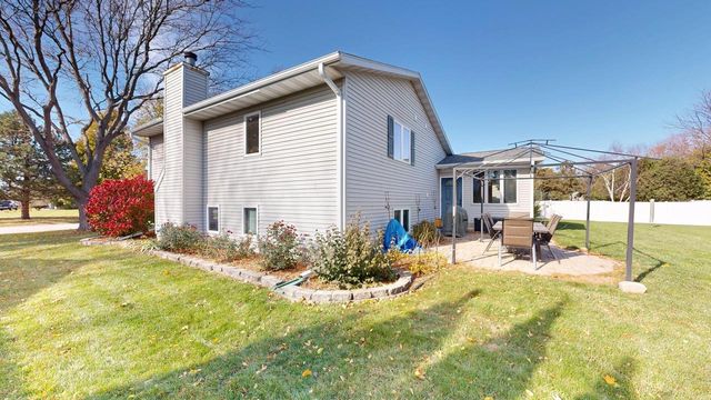 736 Lucas LANE, Jefferson, WI 53549