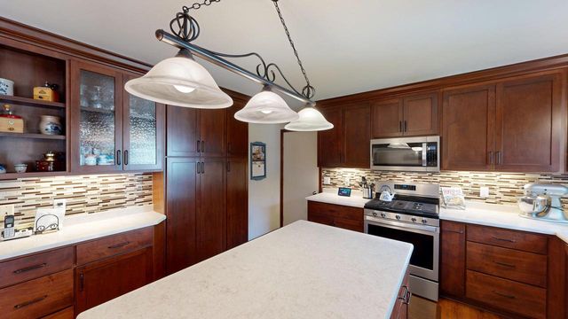 736 Lucas LANE, Jefferson, WI 53549