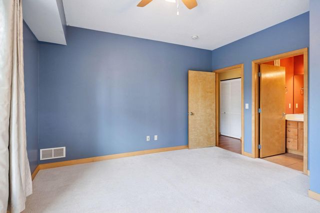 2900 University Avenue SE 208, Minneapolis, MN 55414