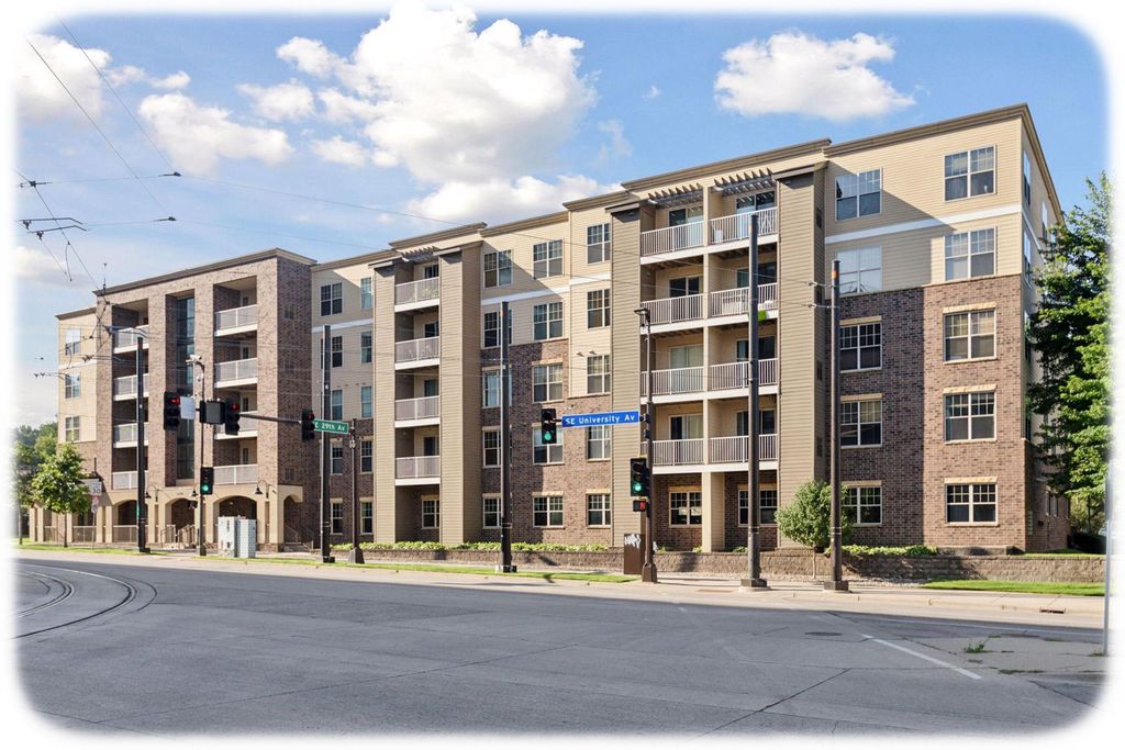 2900 University Avenue SE 208, Minneapolis, MN 55414