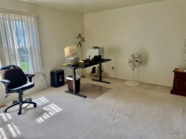 5481 S Piccadilly Circle, West Bloomfield Charter Township, MI 48322